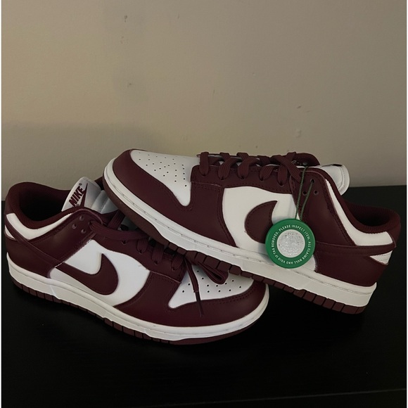 NEW NIKE Dunk Low Women’s size 7. For faster shipping box not included.